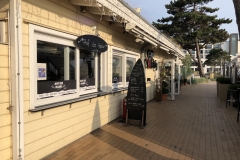 Promenade in Scharbeutz bei Cafe Wichtig